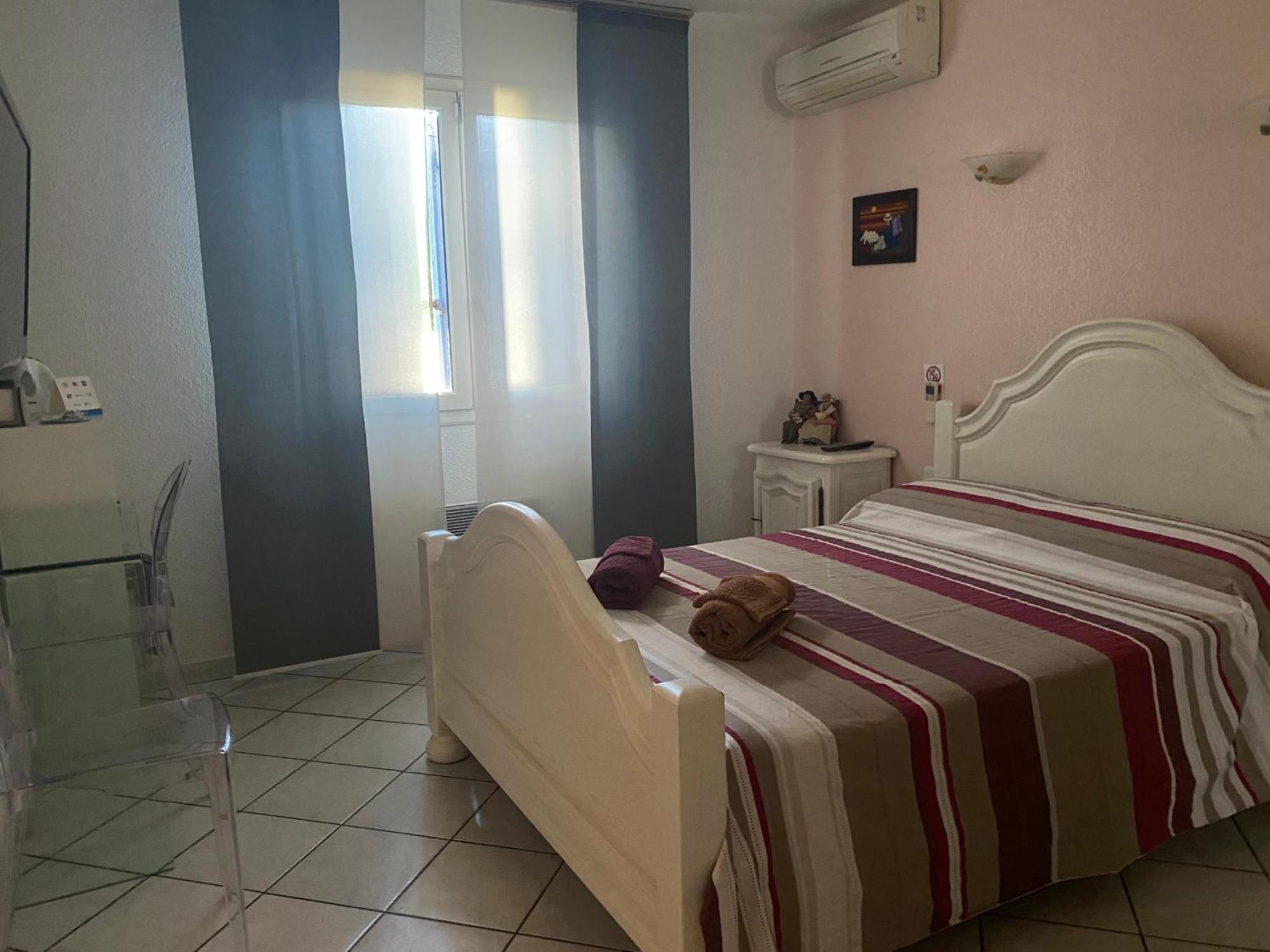 Chambres Table D'Hotes Carpe Diem Villeneuve-la-Riviere Ngoại thất bức ảnh